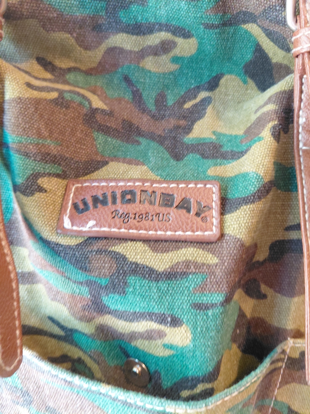 Unionbay Men’s Camouflage Canvas Shoulder Bag - Green/Brown